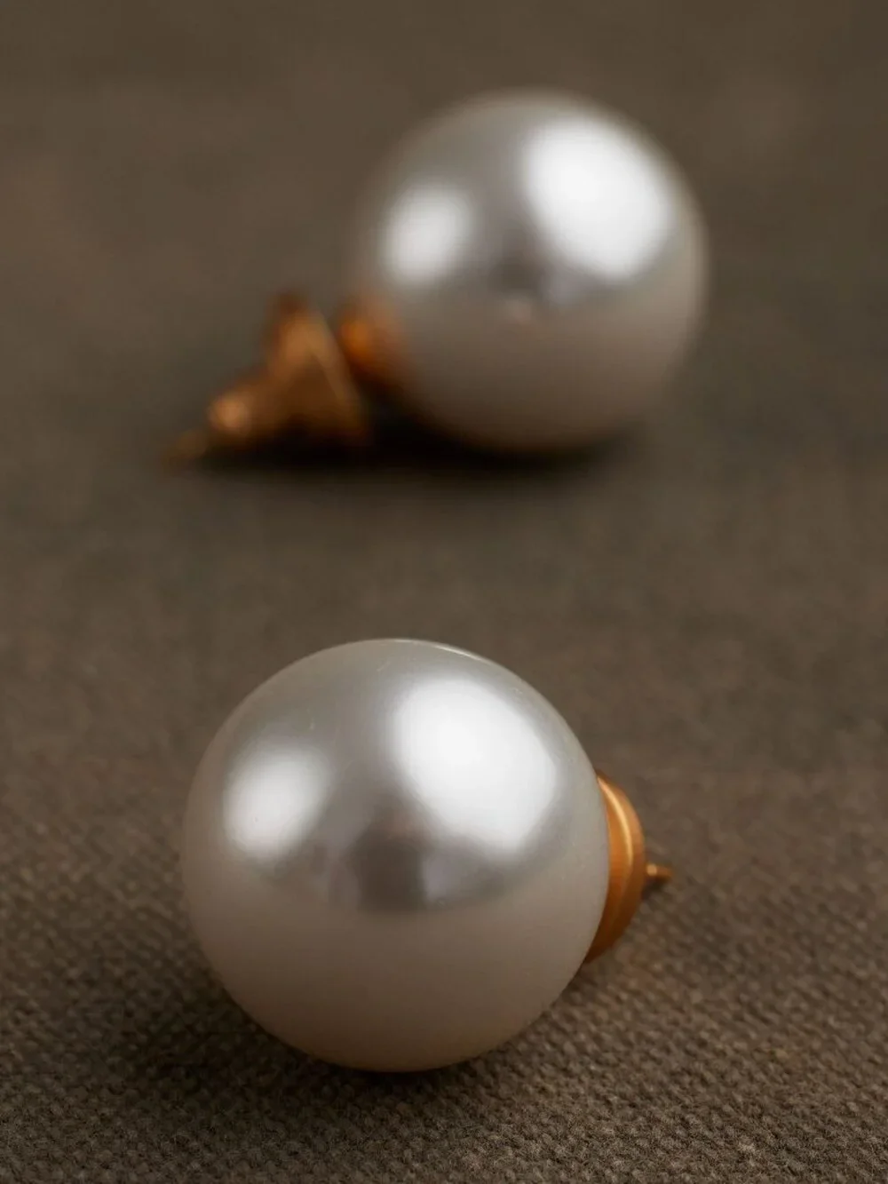 KHOI KURU studs (medium)